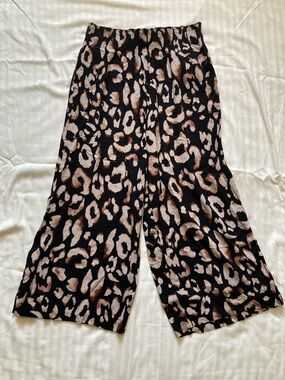 H&M Wide Leg Cheetah Print Pants